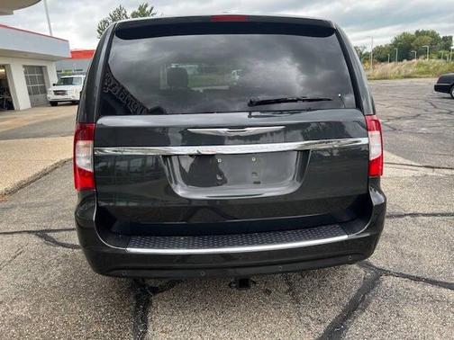 2011 Chrysler Town & Country Touring-L