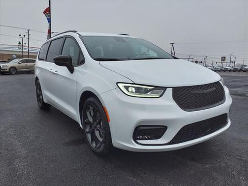 2024 Chrysler Pacifica Touring-L