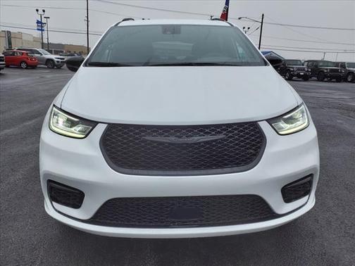 2024 Chrysler Pacifica Touring-L