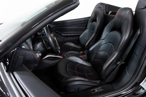 2019 Ferrari 488 Spider Base