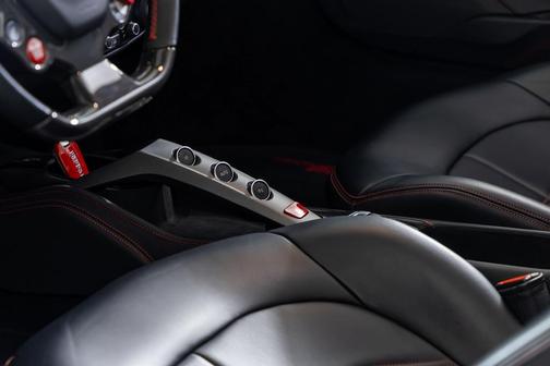 2019 Ferrari 488 Spider Base