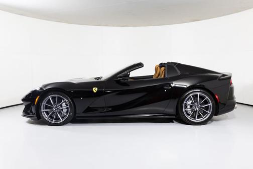 2022 Ferrari 812 GTS Base
