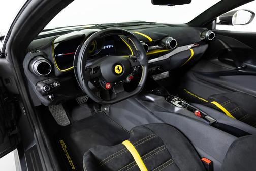 2023 Ferrari 812 Competizione Base