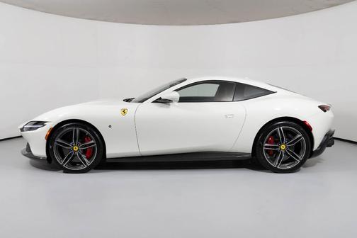 2022 Ferrari Roma Base