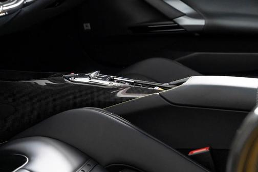 2023 Ferrari SF90 Stradale Base