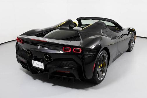 2025 Ferrari SF90 Spider Base