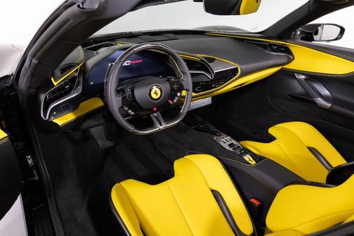 2025 Ferrari SF90 Spider Base