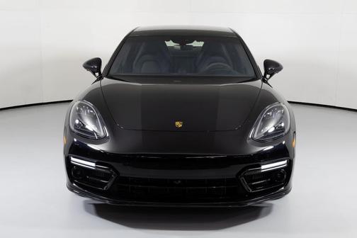 2023 Porsche Panamera GTS
