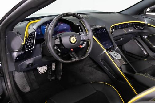2025 Ferrari Roma Spider Base