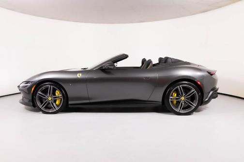 2025 Ferrari Roma Spider Base