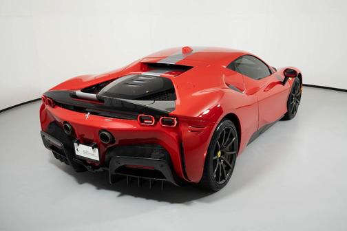 2023 Ferrari SF90 Stradale Base