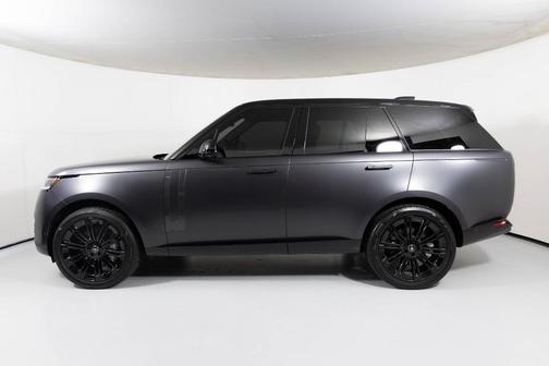 2025 Land Rover Range Rover P530 SE