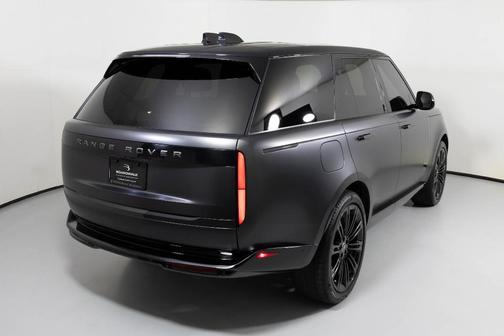 2025 Land Rover Range Rover P530 SE