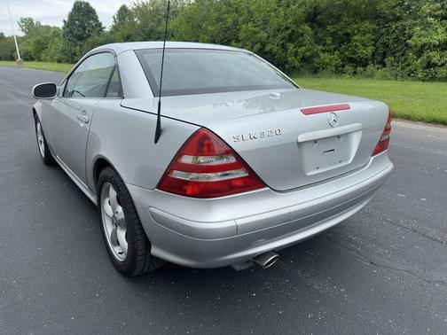 Brilliant Silver Metallic 2001 Mercedes-Benz SLK-Class SLK320