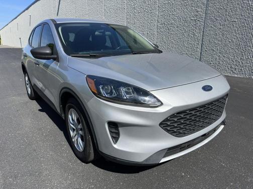 Ingot Silver Metallic 2020 Ford Escape S