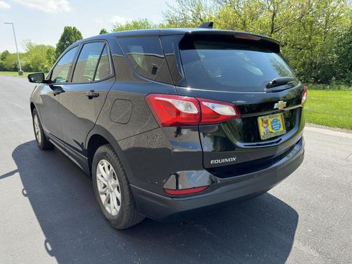 Mosaic Black Metallic 2019 Chevrolet Equinox LS