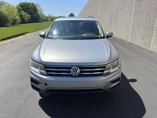 Pyrite Silver Metallic 2019 Volkswagen Tiguan 2.0T SE
