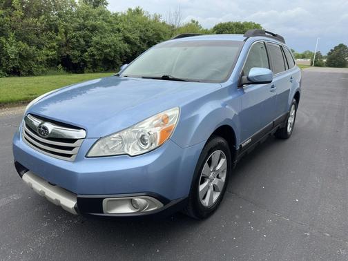 Sky Blue Metallic 2010 Subaru Outback 2.5 i Limited