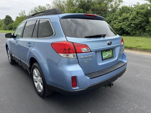 Sky Blue Metallic 2010 Subaru Outback 2.5 i Limited
