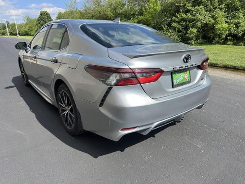 Celestial Silver Metallic 2023 Toyota Camry SE