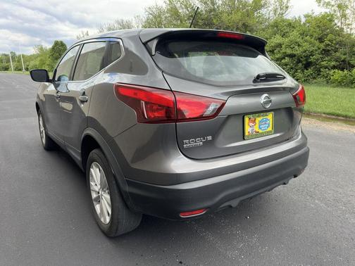Gun Metallic 2018 Nissan Rogue Sport S
