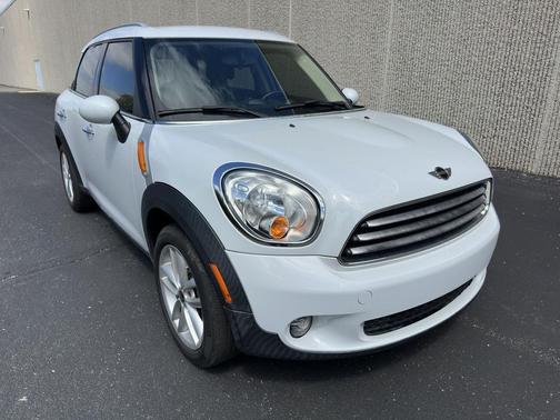 Light White 2012 MINI Cooper Countryman Base