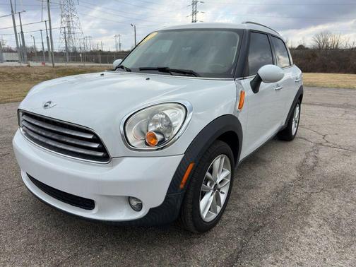 Light White 2012 MINI Cooper Countryman Base