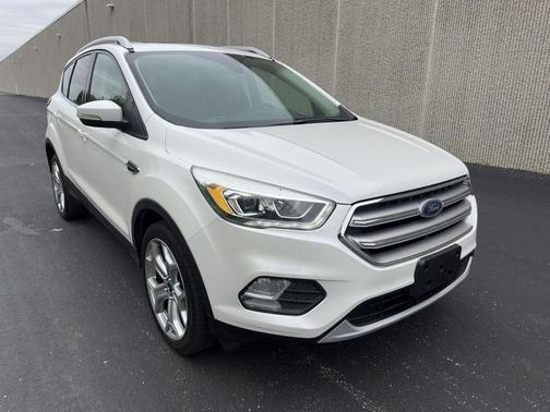 White Platinum Metallic Tri-Coat 2017 Ford Escape Titanium