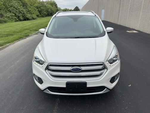 White Platinum Metallic Tri-Coat 2017 Ford Escape Titanium