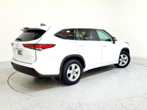 2022 Toyota Highlander L