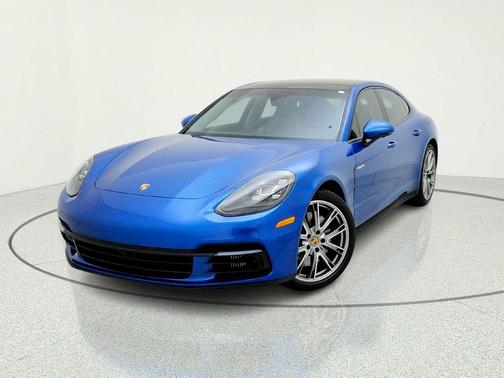 Sapphire Blue Metallic 2018 Porsche Panamera 4