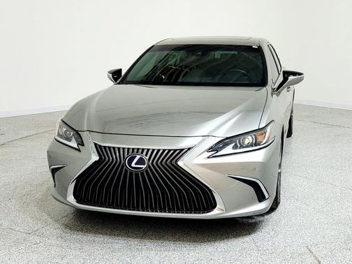 2021 Lexus ES 300h Base