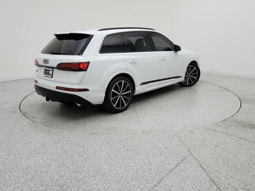 Glacier White Metallic 2020 Audi SQ7 4.0T Prestige