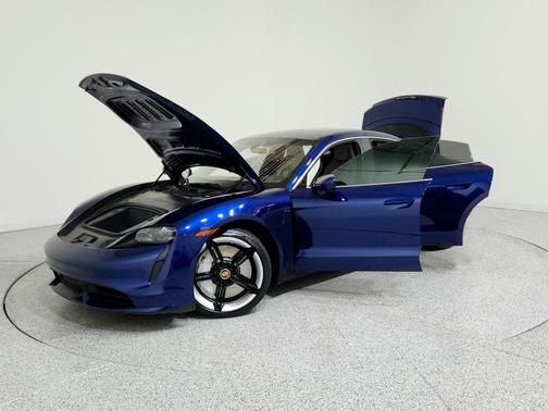2020 Porsche Taycan Turbo