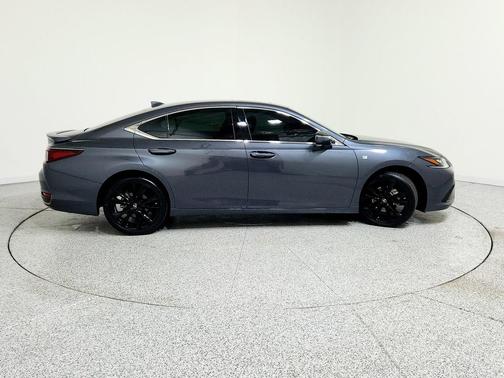 2023 Lexus ES 300h F SPORT Handling