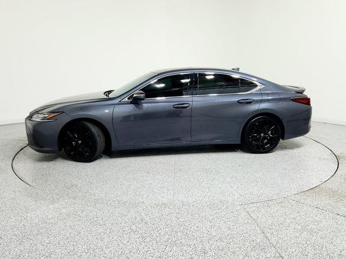 2023 Lexus ES 300h F SPORT Handling