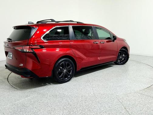 2022 Toyota Sienna XSE 7 Passenger