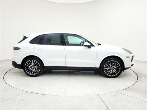2021 Porsche Cayenne premium package