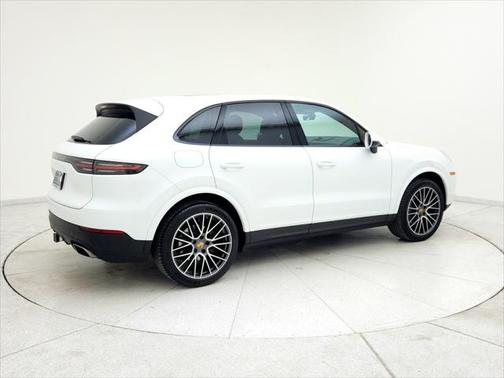 2021 Porsche Cayenne premium package