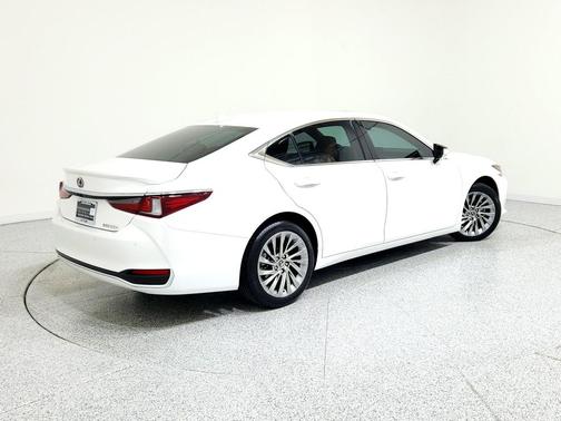 2023 Lexus ES 300h Luxury