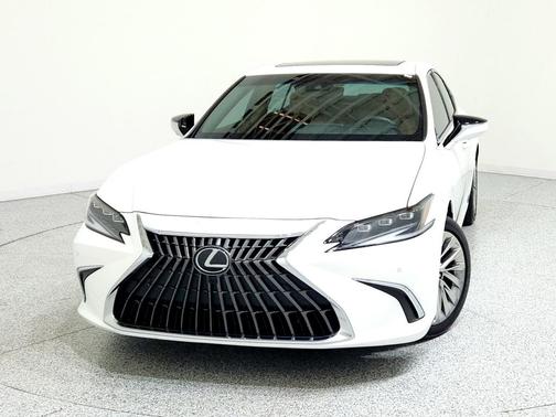 2023 Lexus ES 300h Luxury