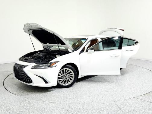 2023 Lexus ES 300h Luxury