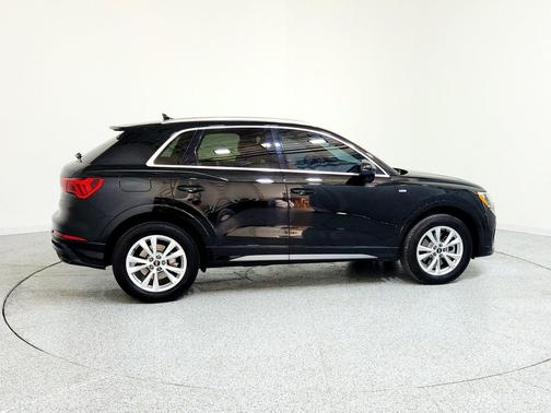 2022 Audi Q3 45 S line Premium