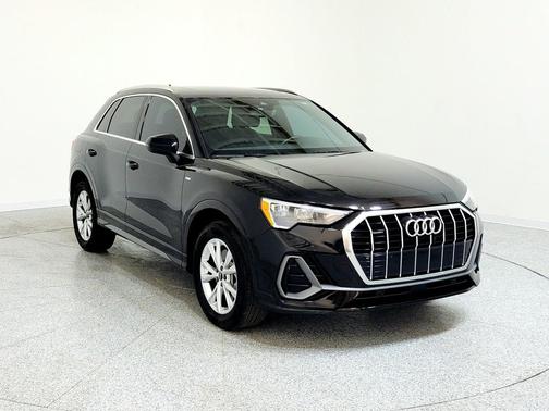 2022 Audi Q3 45 S line Premium