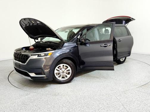 2022 Kia Carnival LXS