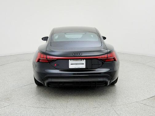 Mythos Black Metallic 2022 Audi RS e-tron GT