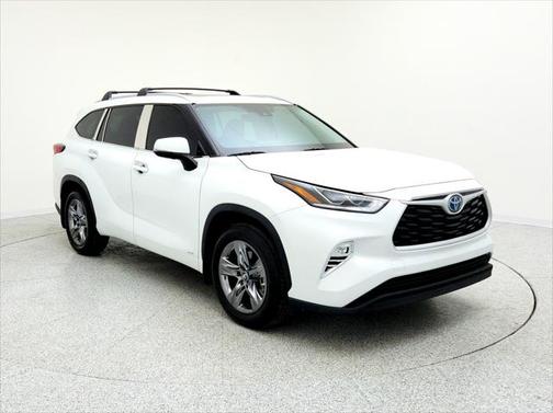 2022 Toyota Highlander Hybrid XLE