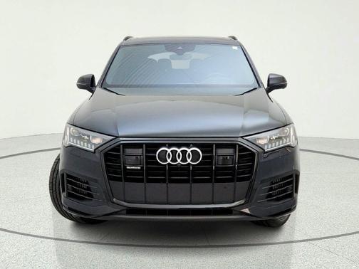Mythos Black Metallic 2023 Audi Q7 55 Prestige