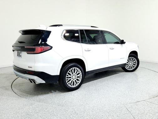 2024 GMC Acadia Denali