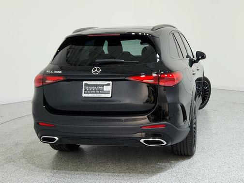 2026 Mercedes-Benz GLC 300 Base